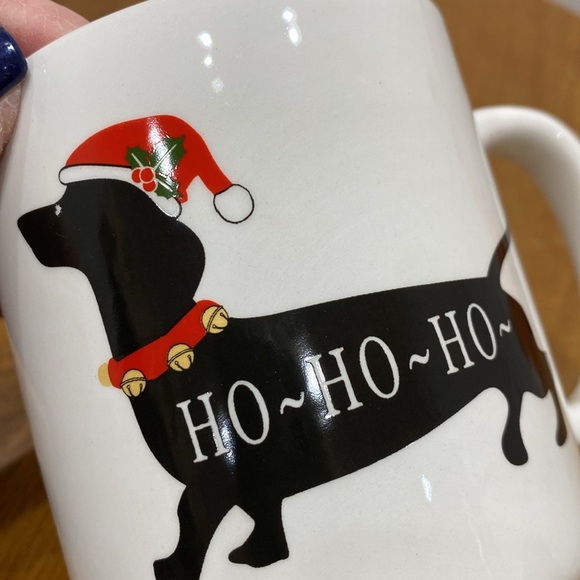 NWOT. 20oz. “Holiday Doxie”, ceramic mug. - Picture 2 of 9